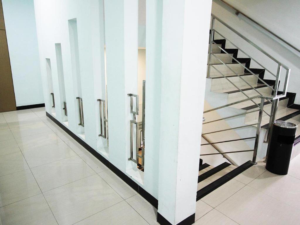 Amaliun Hotel Медан Экстерьер фото