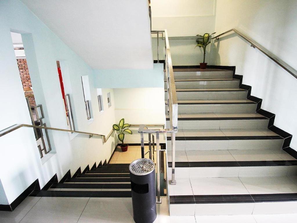 Amaliun Hotel Медан Экстерьер фото