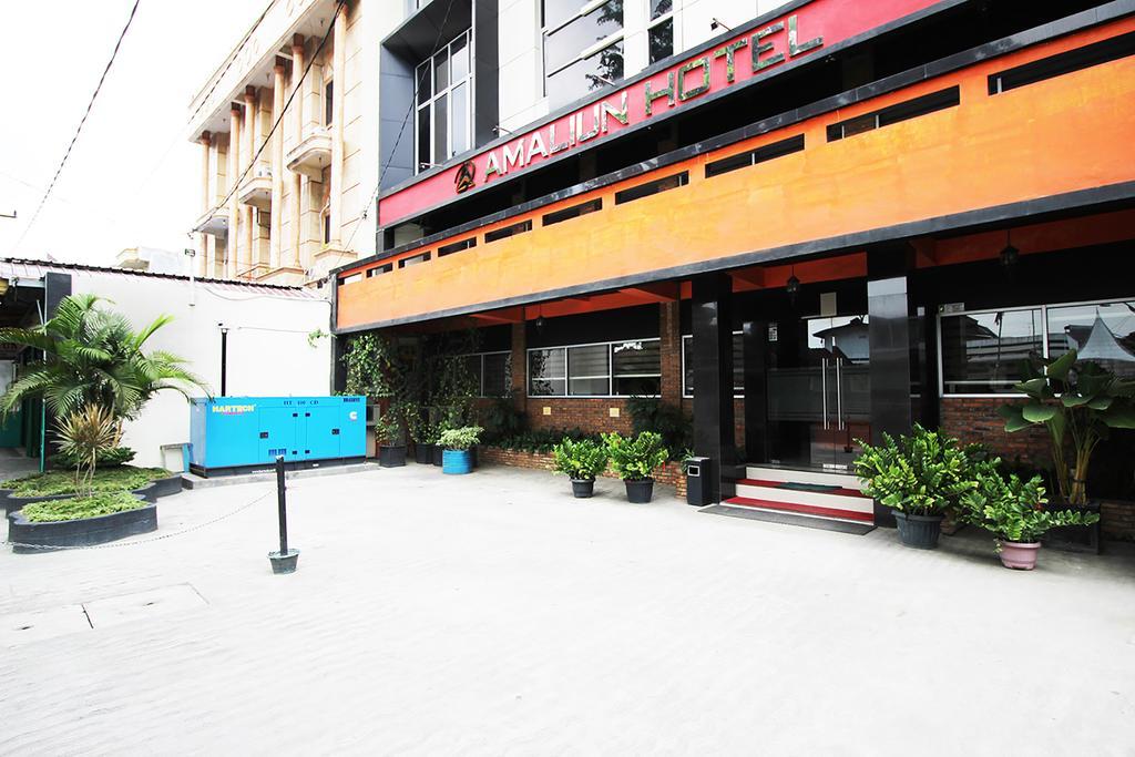 Amaliun Hotel Медан Экстерьер фото