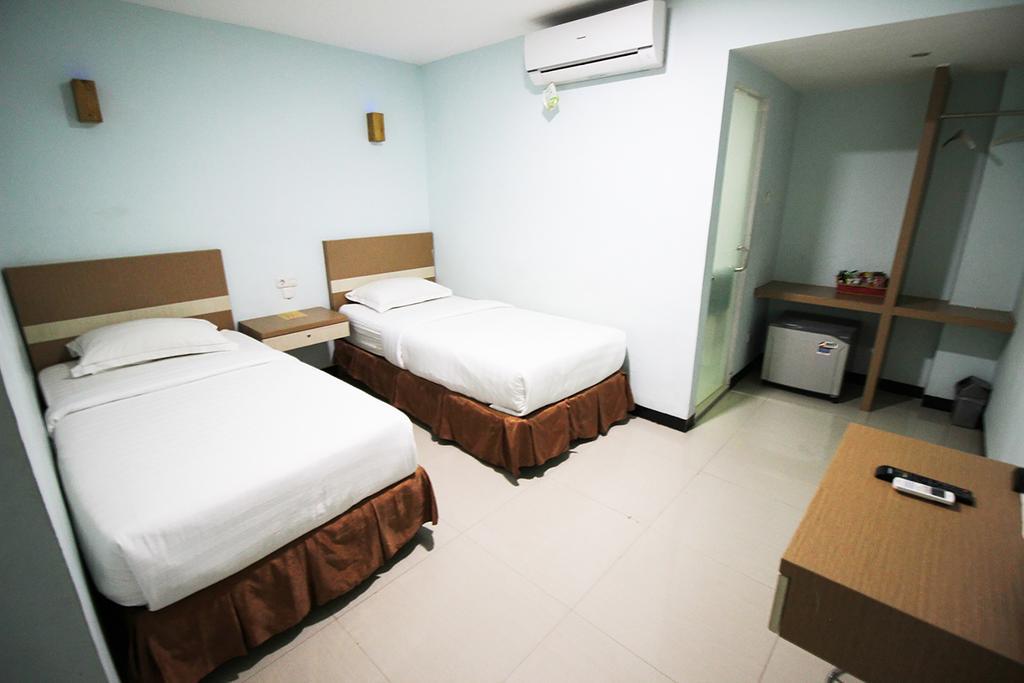 Amaliun Hotel Медан Экстерьер фото