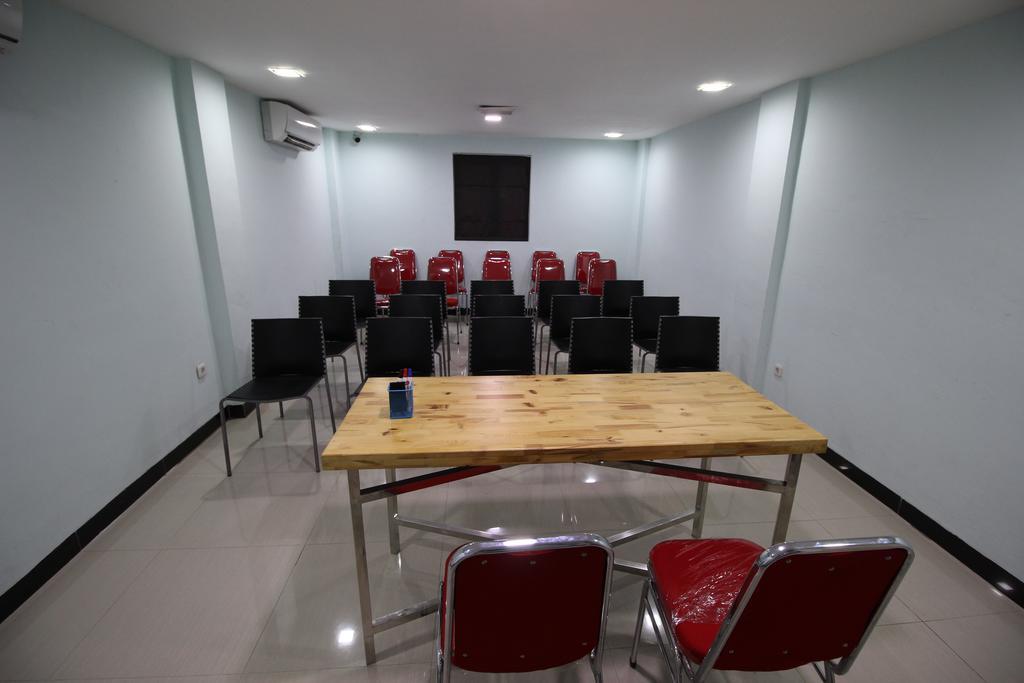 Amaliun Hotel Медан Экстерьер фото
