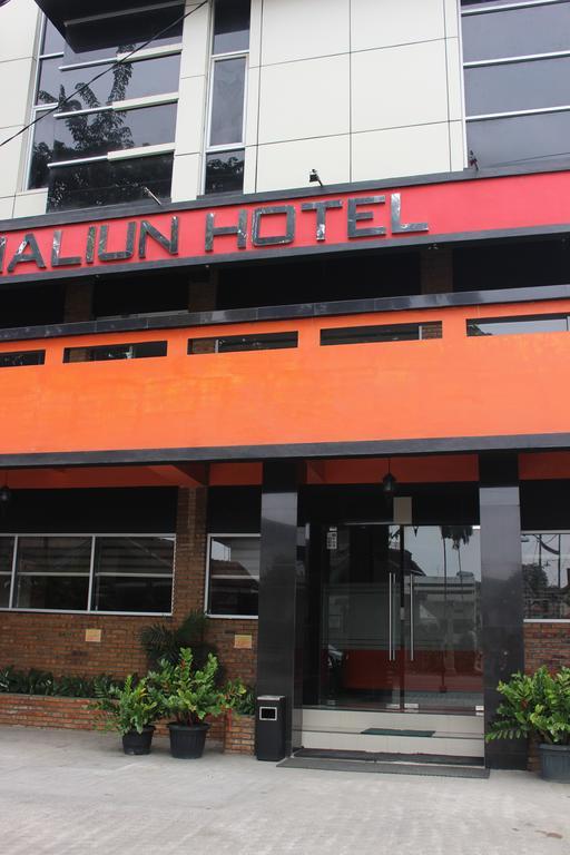 Amaliun Hotel Медан Экстерьер фото