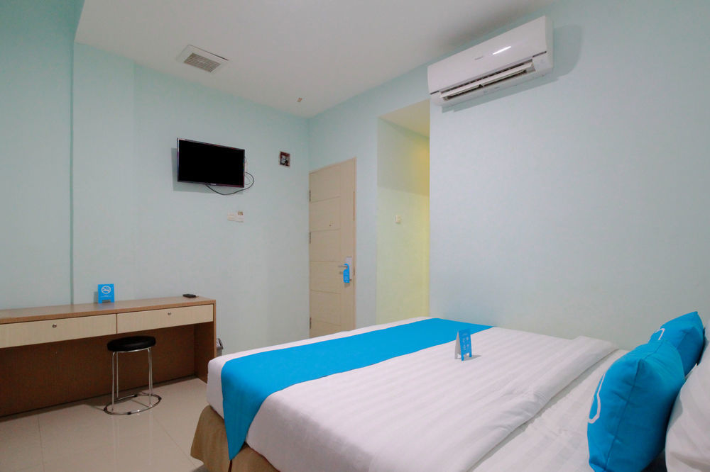 Amaliun Hotel Медан Экстерьер фото